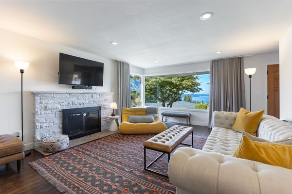 West Seattle Retreat | 3 King Beds, Yard, Parking