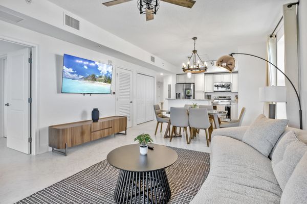 RIVER FLY IN: The Merritt, Launchpad Lookout View