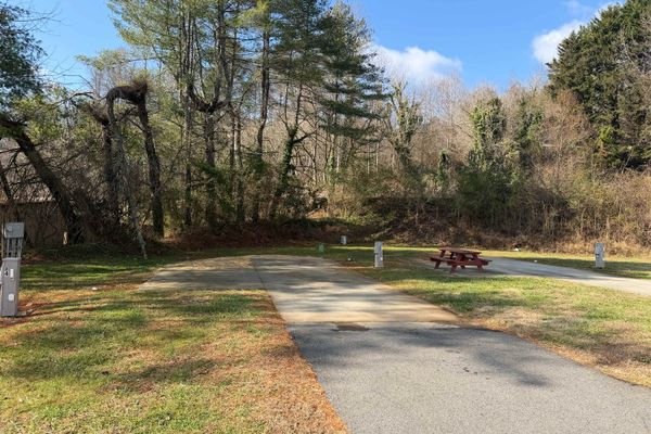 RV Pad #5 Close to Pool & Casino Blue Ridge Mtns