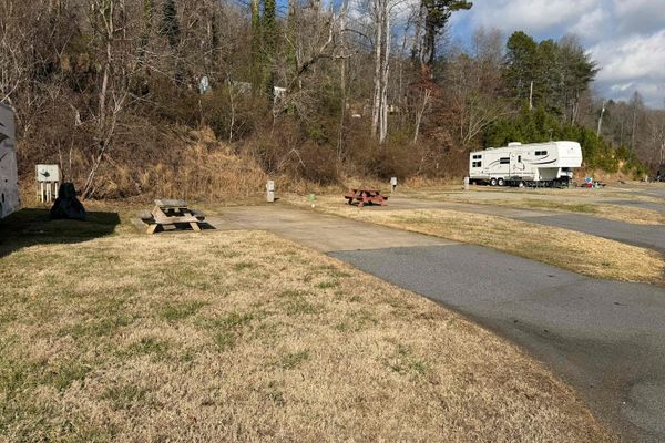 RV Pad #16 Close to Pool & Casino Blue Ridge Mtns