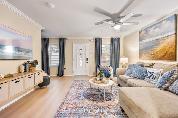 Private patio, launches & Port Canaveral close