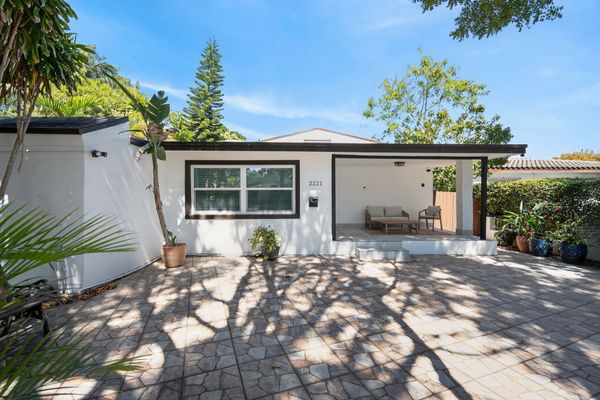 Spacious 4BR Tropical Retreat Near Coconut Grove