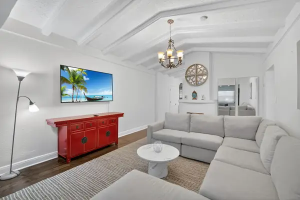Spacious 4BR Tropical Retreat Near Coconut Grove