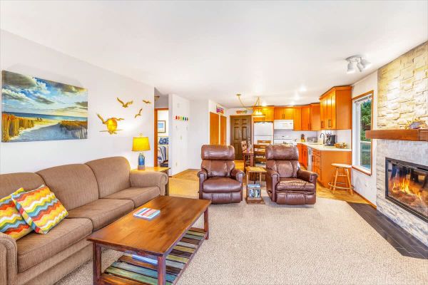 Waterfront Condo right on the Pacific Ocean