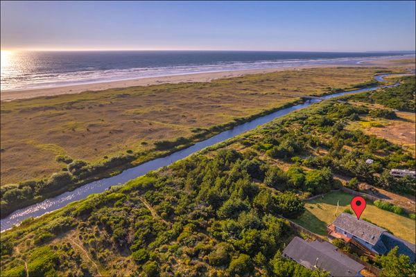 3BR Coastal Home | Near Beach | Dogs OK | Deck