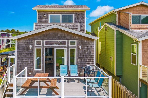 Beachfront Home w/ Hot Tub | Sleeps 9 | Dogs OK
