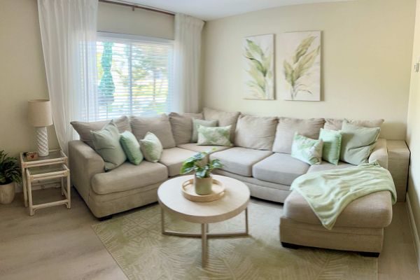 Coastal Countdown – Relaxed Townhome Near Beach & Rockets
