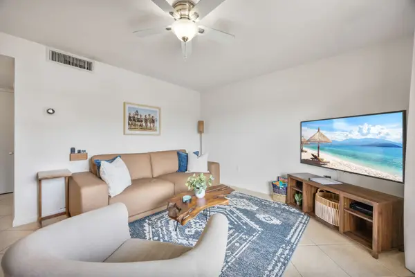 The Diplomat 2BR with Pool and Beach Access