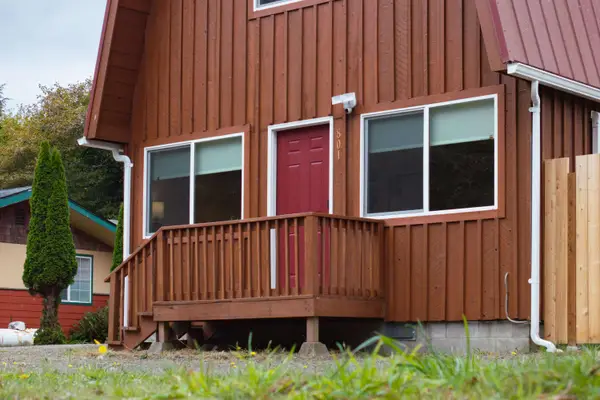 Westport Cabin – Rustic Cabin Escape, Fire Pit, and Hot Tub