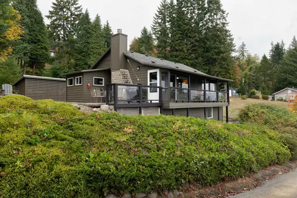Waterfront Retreat | Fire Pit | Hood Canal