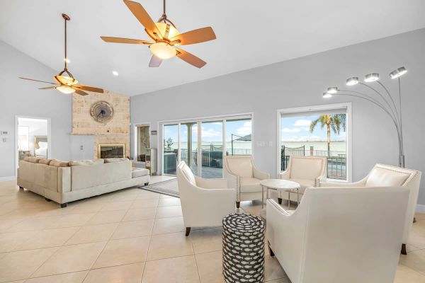 Luxury Waterfront Pool Home-5BD/5BA