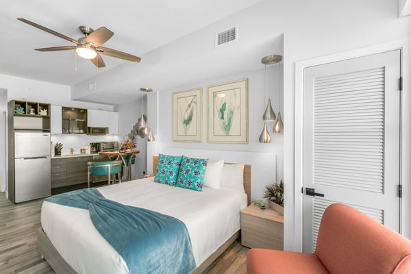 Portside Suite – Cape Crossing Resort and Marina