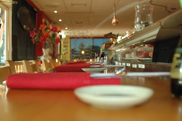 Thai Thai III Sushi, Thai, Japanese Restaurant