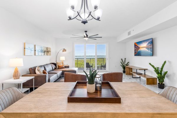 RIVER FLY IN: Coastal Penthouse, Panoramic Views