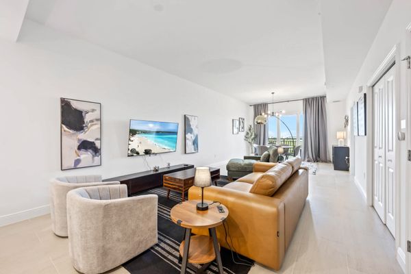 RIVER FLY-IN: Luxury Condo w/ Views & Amenities