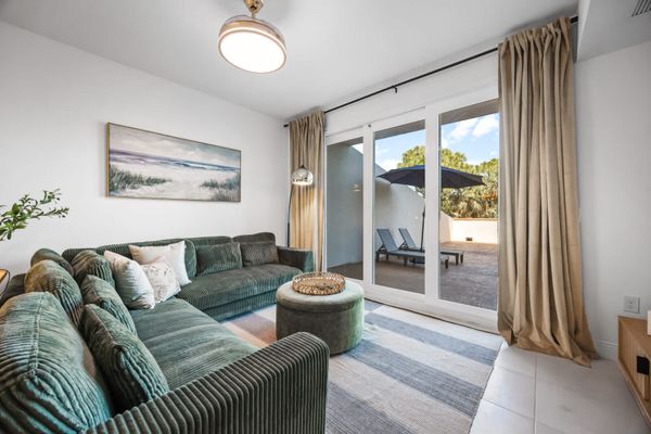 RIVER FLY IN: Luxury Condo 2BR w/ Huge Balcony