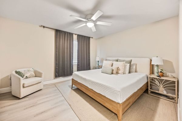 Coastal Countdown – Relaxed Townhome Near Beach & Rockets