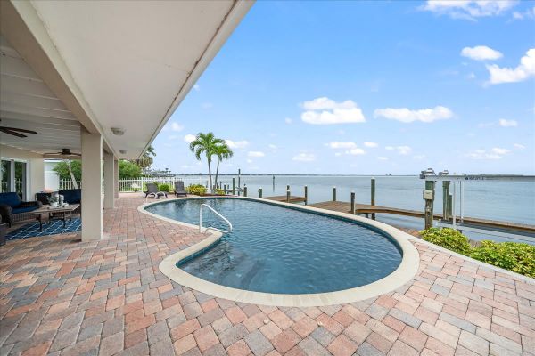 Riverfront Paradise Near Beach & Golf