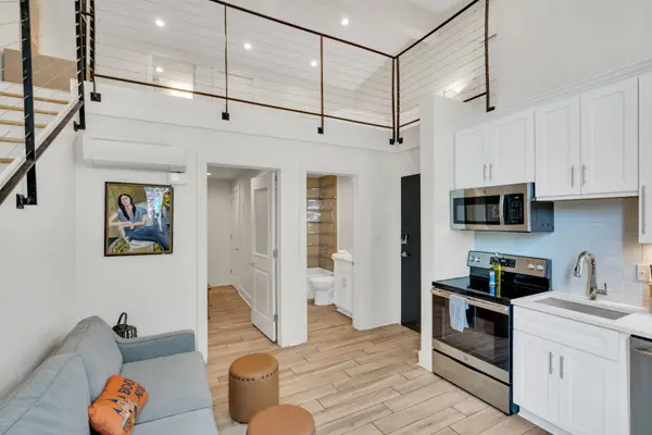 Chic Getaway Across From French Quarter