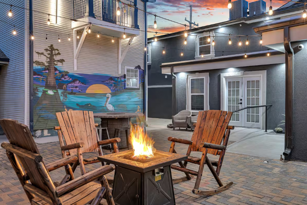 Crescent City Charm: 1 mile to the FQ w/ Pool