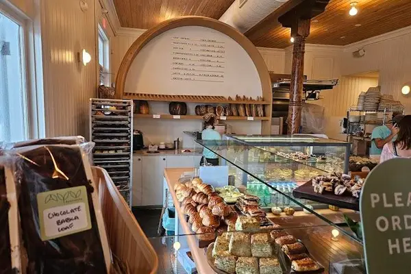 Ayu Bakehouse