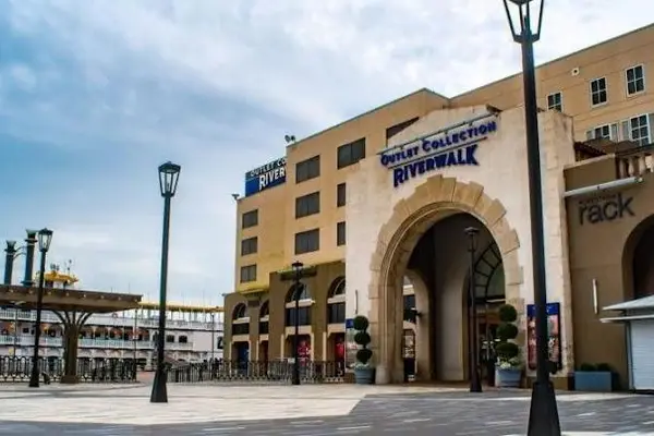 The Outlet Collection at Riverwalk