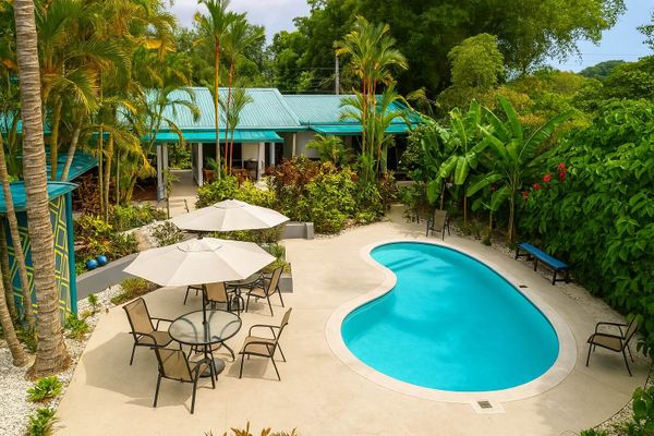 Comfy-Safe-Manuel Antonio-Studio-Pool