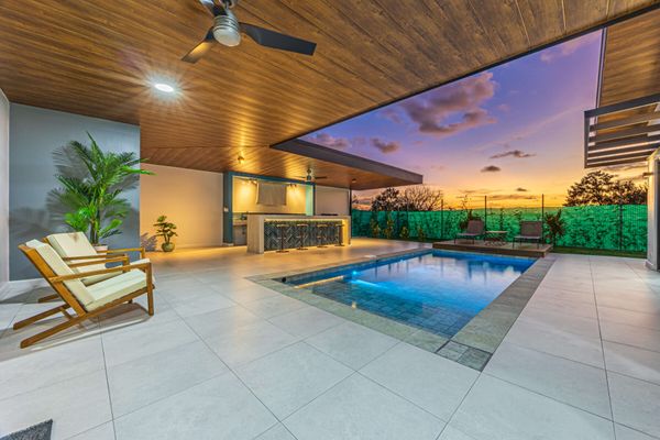 Uvita-New luxury-sleeps 6-private pool-huge patio