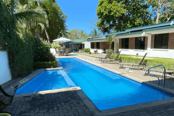 Walk to beach-Condo-Jaco-Great location-Pool