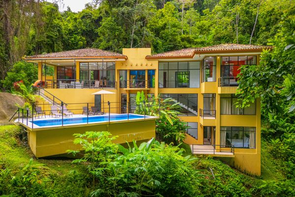 Sleep 10-pool-jungle-Jaco area-Private-5 bedroom