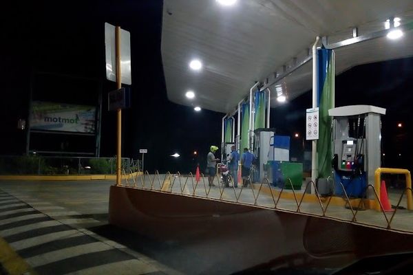 Gasolinera Costanera Sur