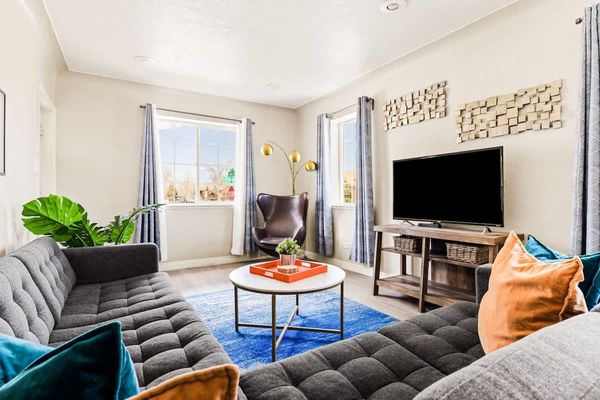 Stylish City Retreat | King Beds | Sloans Lake 30+