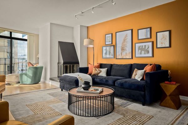 Urban Gallery Loft | King Bed | Larimer Square 30+