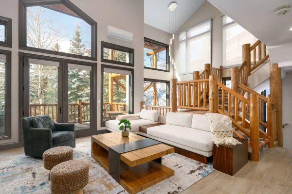 Cross Timbers Chalet | Free Shuttle | Hot Tub