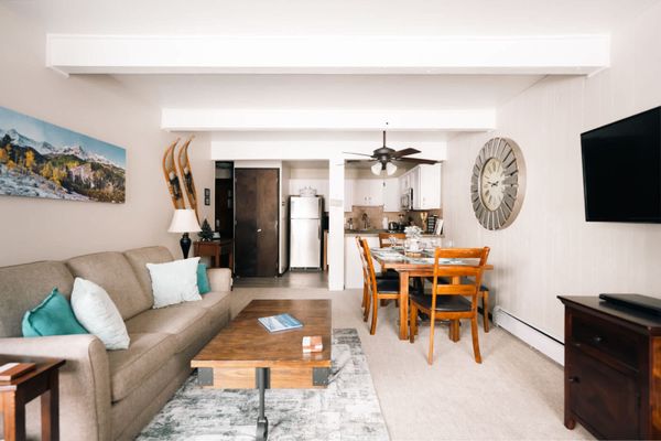 MTN View | Close to Lifts | Heated Pool | Copper