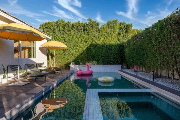 The Palms | Secluded Oasis | Pool Table + Hot Tub