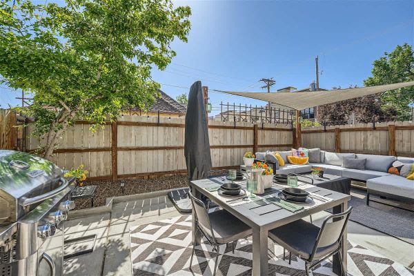 2 Bed Sunny Retreat, Home Office, Backyard 30 Day