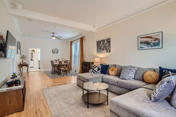 Mod Downtown Perfection, 3BD w/ Patio, Fast WIFI