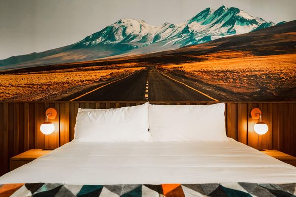 Highway Horizon Haven | La Vista Motel