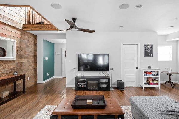 Spacious Hot Tub Escape in Indy | 8 Guests