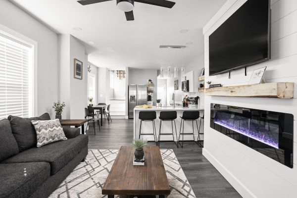 Heart of Indy | Sleeps 6 | Modern Home