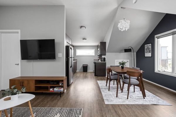 Downtown Indy Carriage House | Walk to Hot Spots