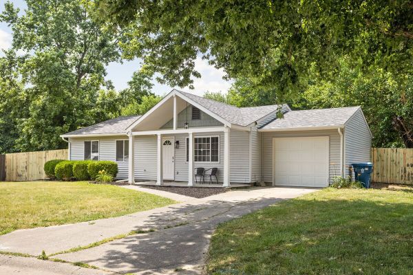 Downtown Access | 3BR Ranch Retreat with Fire-Pit