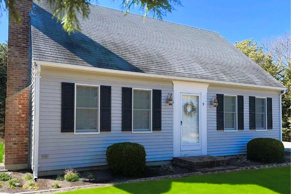 Gray Whale~3 bd/2 bth/Lg Yard/gameroom