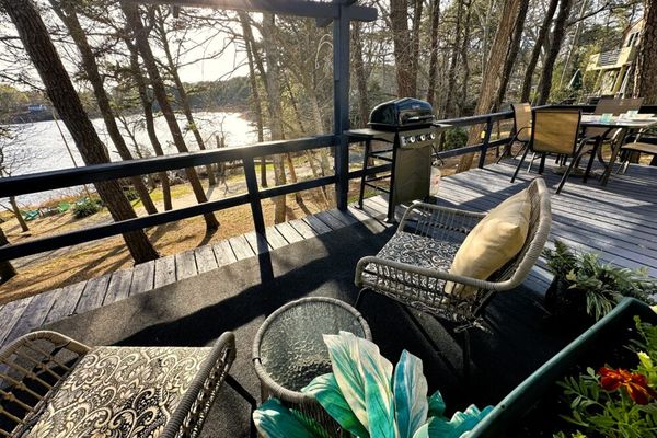 Pondside/Kayak/Firepit/Dog Friendly~Willow Haven