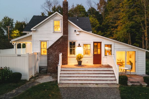 Twin Cedar Pond: Modern Farmhouse + Indoor Hot Tub