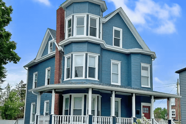 Hightop House: Walk to Uptown, 1904 Victorian