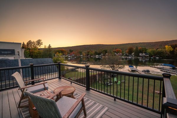 Blue Heron Cove: Lakefront Getaway w/ Hot Tub
