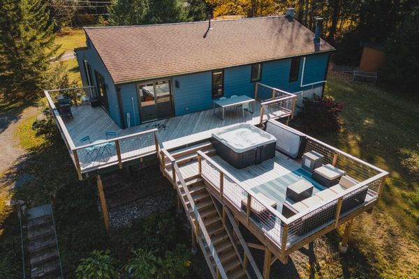 Fox Hill Home: 13 Minutes from Hunter w/ Hot Tub