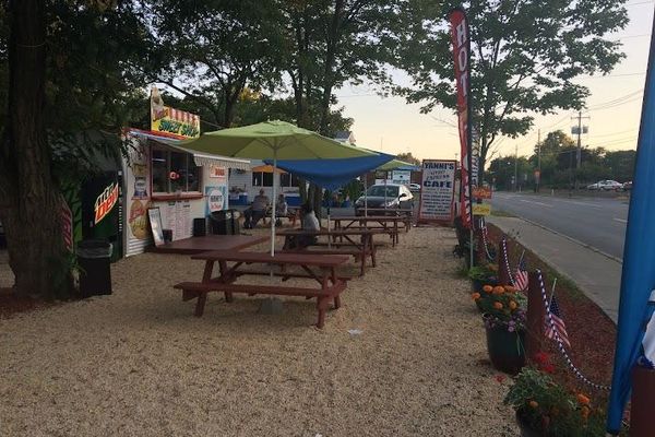 Yanni’s Gyro Express cafe